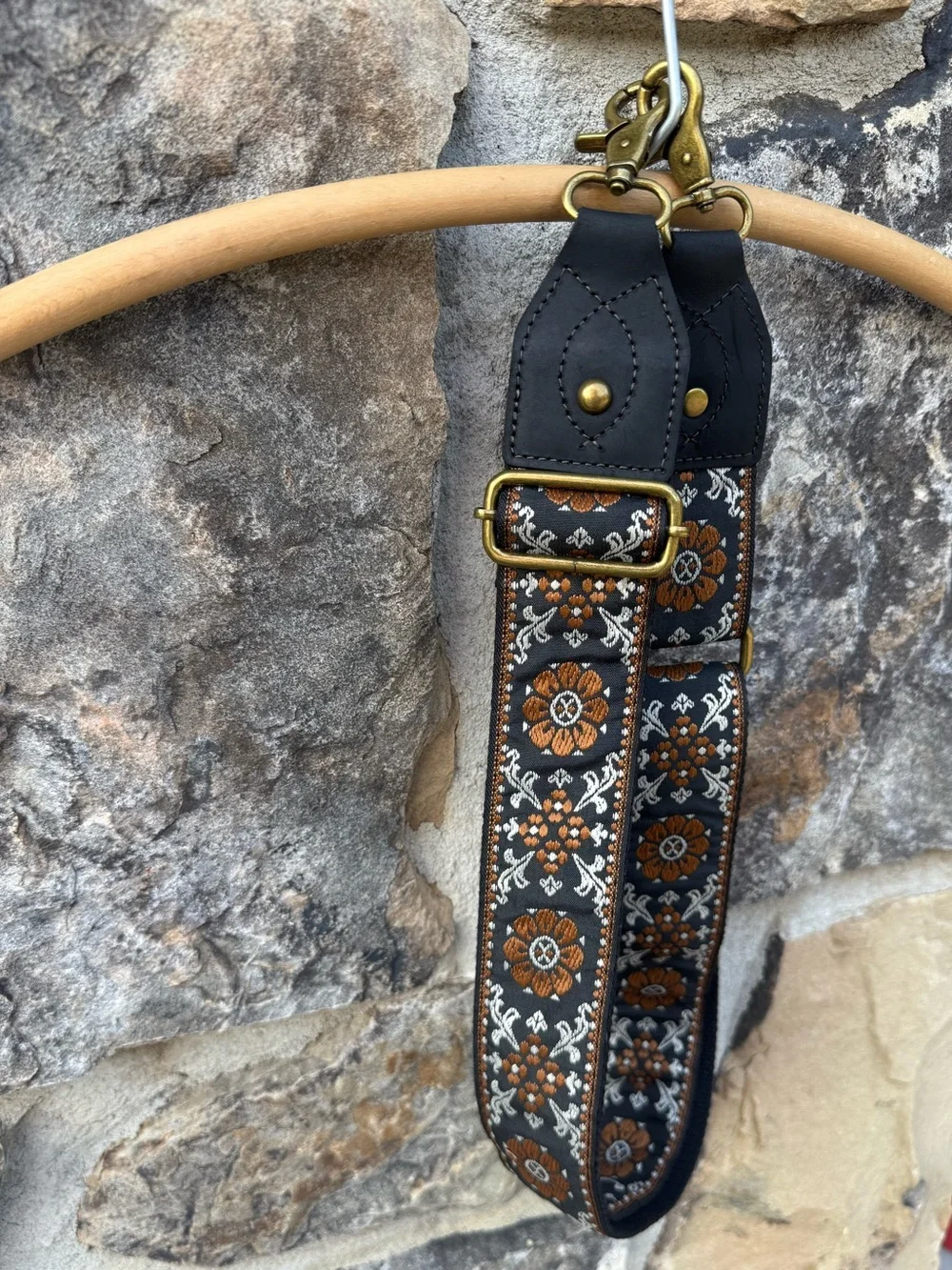 N/A stylish black